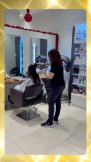 🎄✨ ¡La magia de la Navidad ha llegado a Jean Louis David Sant Andreu! ✨🎄
⠀⠀⠀⠀⠀⠀⠀⠀⠀⠀
Estamos emocionados de anunciar que nuestro salón ya se ha vestido de gala para celebrar la temporada más maravillosa del año. 🌟
⠀⠀⠀⠀⠀⠀⠀⠀⠀⠀
Ven y déjate envolver por el espíritu navideño mientras te preparamos para brillar en todas tus celebraciones. Desde el corte perfecto hasta el color más deslumbrante, ¡tenemos todo lo que necesitas para lucir espectacular estas fiestas! 💇‍♀️💖
⠀⠀⠀⠀⠀⠀⠀⠀⠀⠀
¡Te esperamos para compartir la alegría y la belleza de la Navidad con nosotros!
⠀⠀⠀⠀⠀⠀⠀⠀⠀⠀
#JeanLouisDavidSantAndreu #NavidadJLD #Navidad2025 #PeluqueriaSantAndreu #EstiloNavideño #BellezaNavideña #Fiestas #CabelloPerfecto #EspirituNavideño #SantAndreu